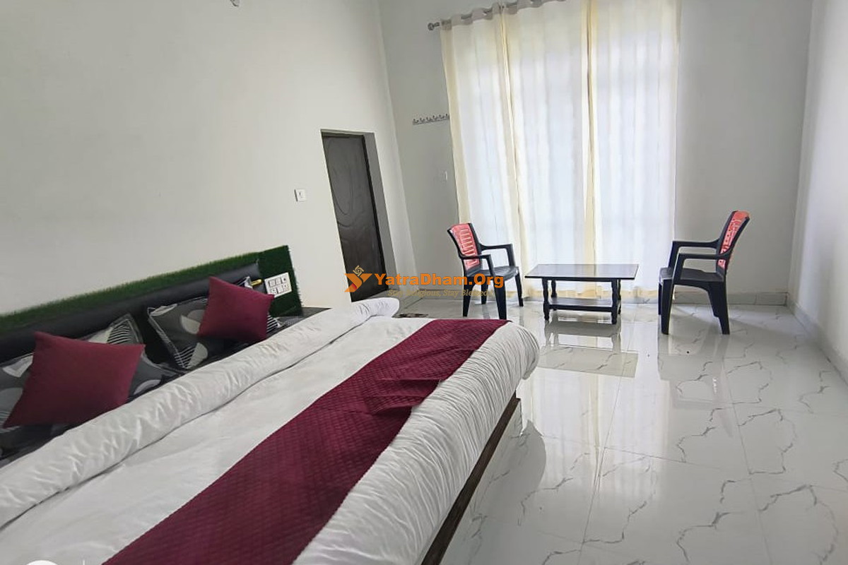 New Krishna Lodge Phata Kedarnath 2 Bed Non AC Queen Room