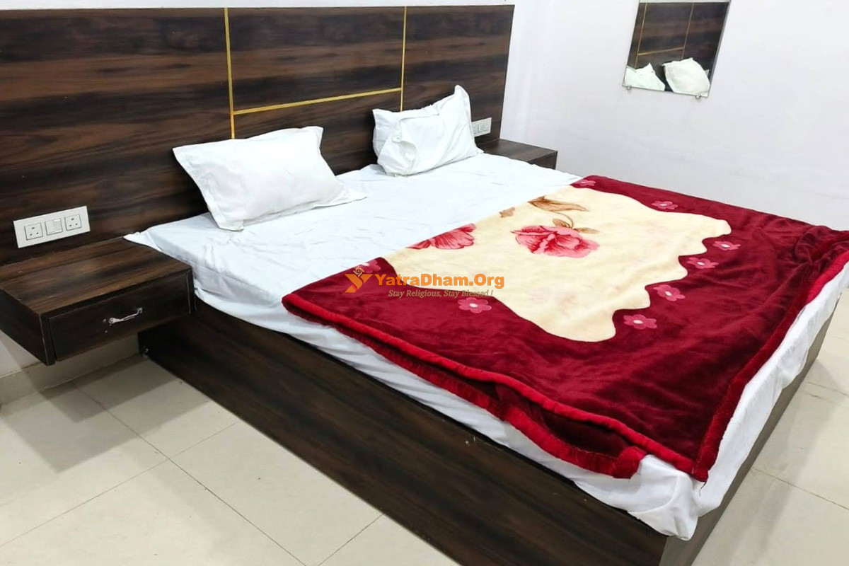 Ayodhya Rajlaxmi Paying Guest House 2 Bed Room