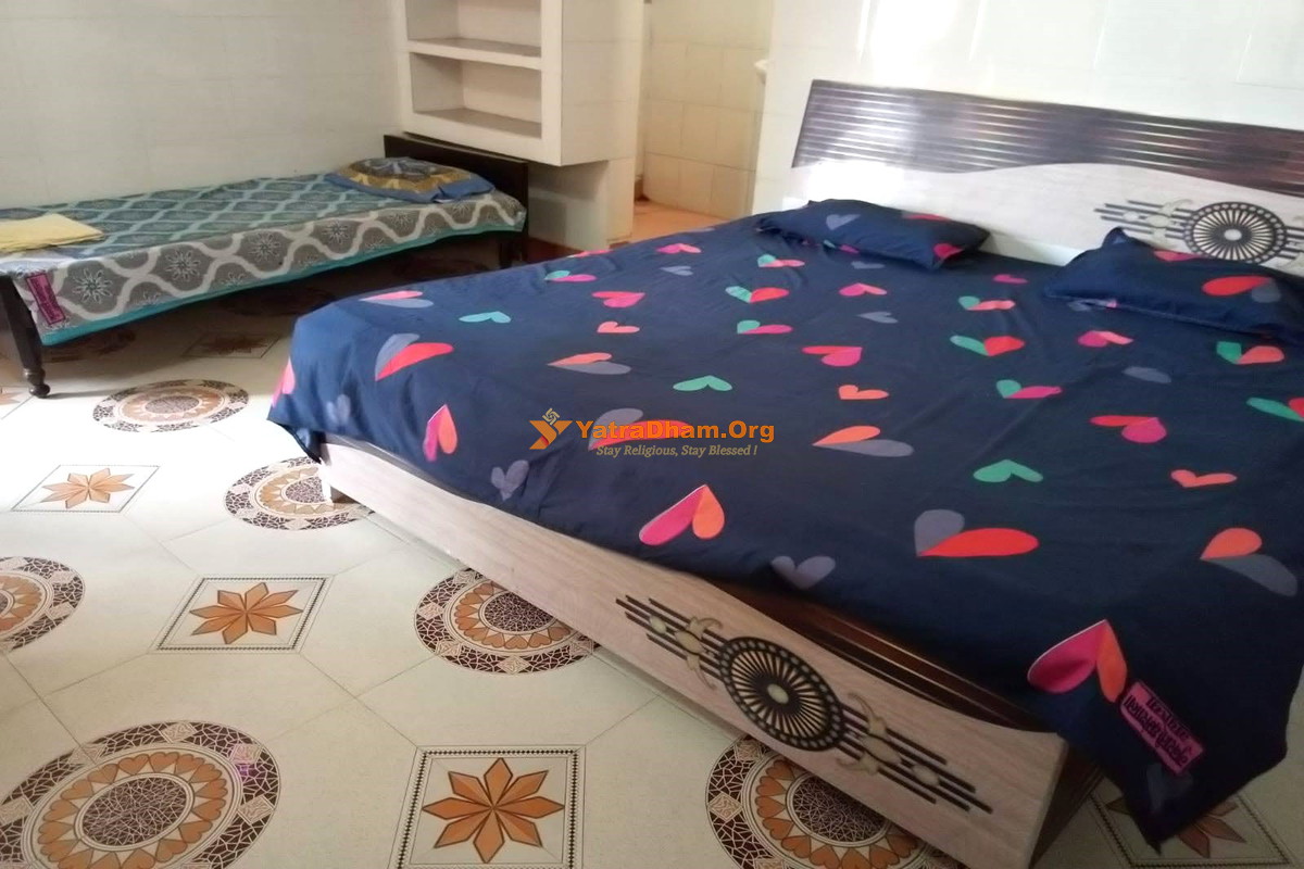 Rambalak Das ji Gujarati Dharamshala Ayodhya 5 Bed Room
