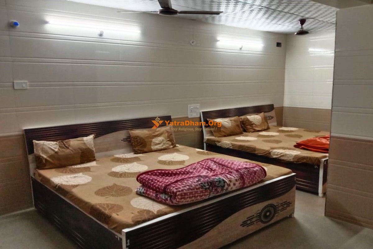Rambalak Das ji Gujarati Dharamshala Ayodhya 4 Bed Room