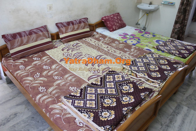 Rameshwaram Mahaprabhuji Bethak Lakshman Kund Room