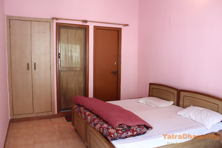 Baba Kali Kamli Wala Yatri Niwas Rishikesh 2 Bed AC Room