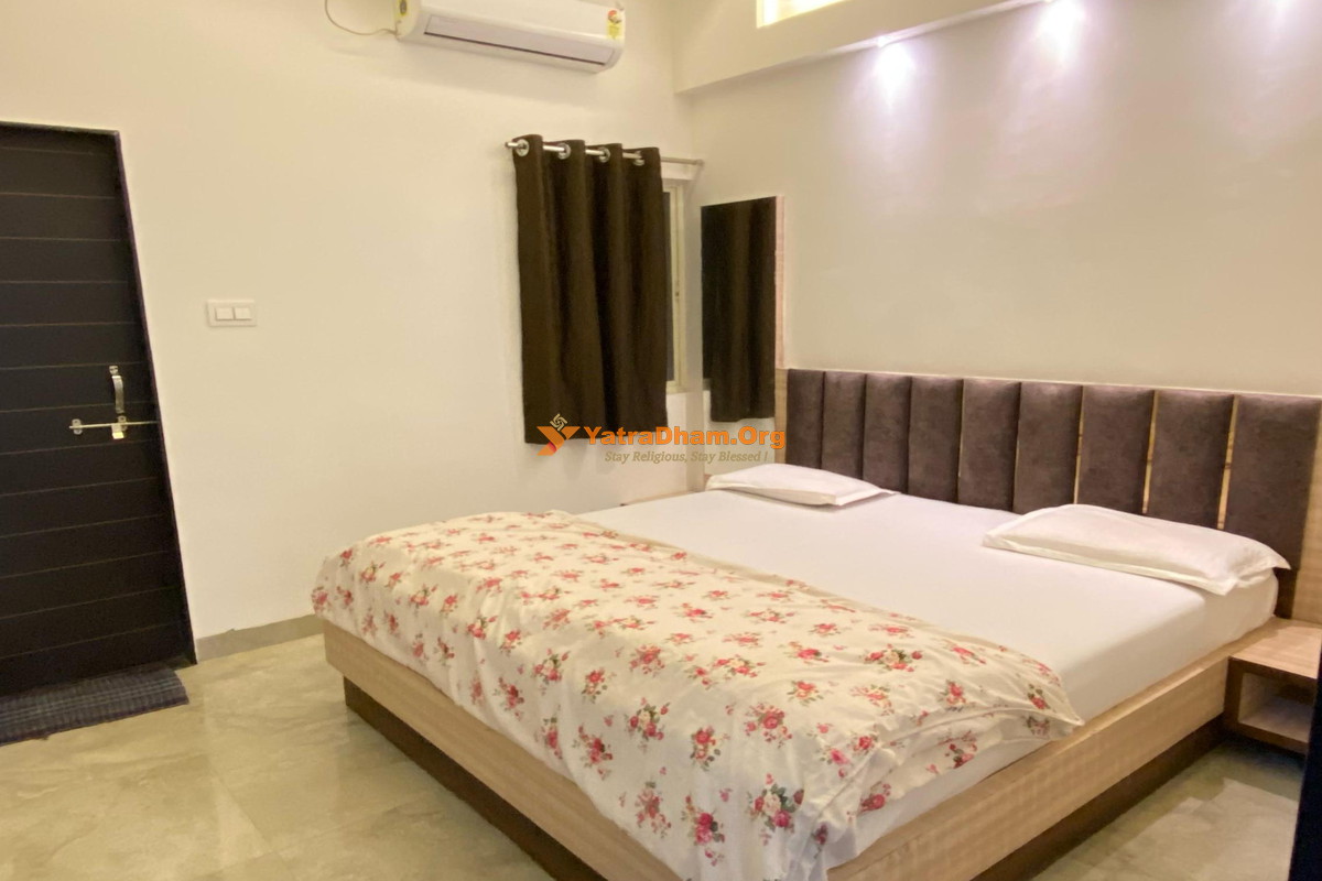 Hotel Shrinathji Omkareshwar 2 Bed Room View