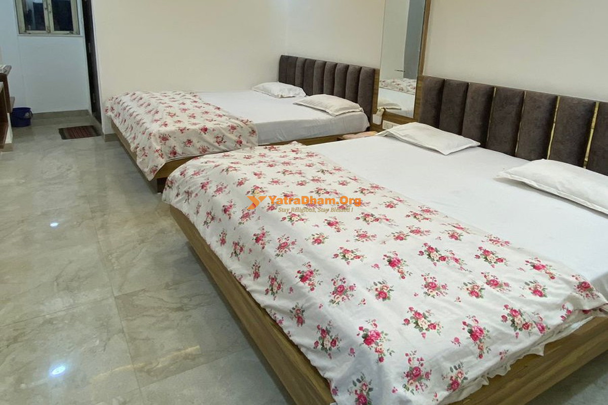 Hotel Shrinathji Omkareshwar 4 Bed Room View