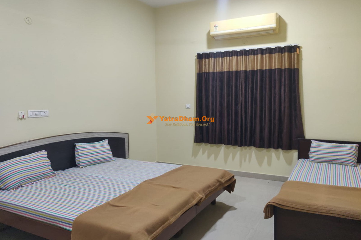 Shri Vijaypataka Parshwanath Tirth Dharamshala Sirohi Room View