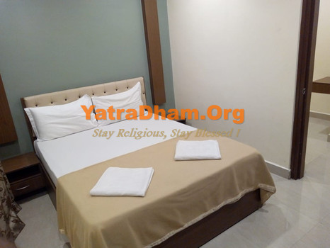 Hotel Sai Sri Inn Room