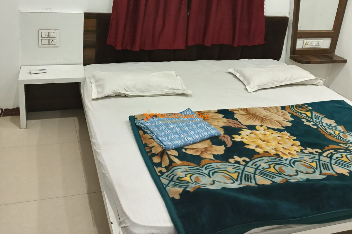 Hotel Shree Gajanan Omkareshwar 2 Bed Room