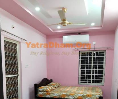 Pithapuram Sri Datta Paduka Nivas Room View 3