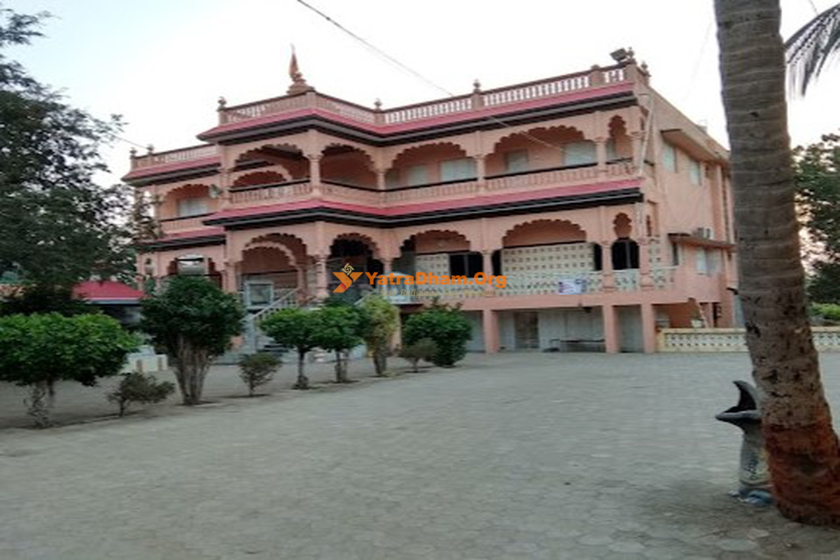 Shri Swaminarayan Dharamshala Mangrol Building