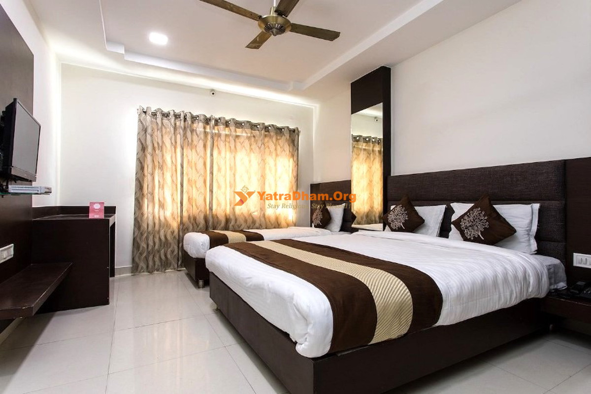 Hotel Maheshwari Avenue Ujjain 3 Bed Room