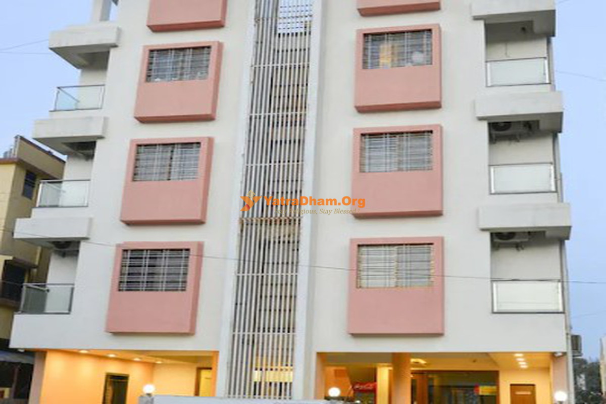 Hotel Midtown Inn Trimbakeshwar Building