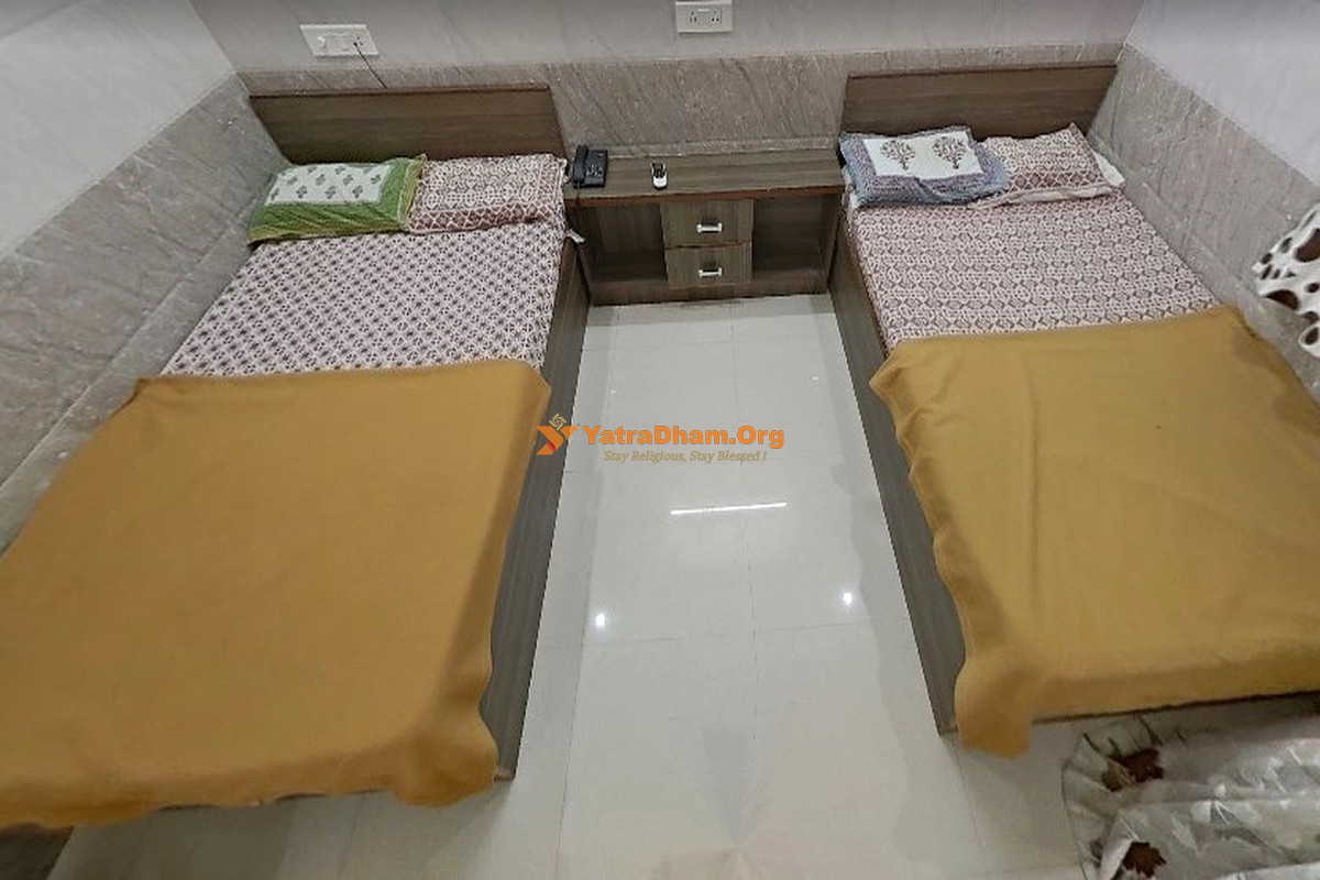 Vishnu Residency Lodge Gadwal 2 Bed Suit AC Room