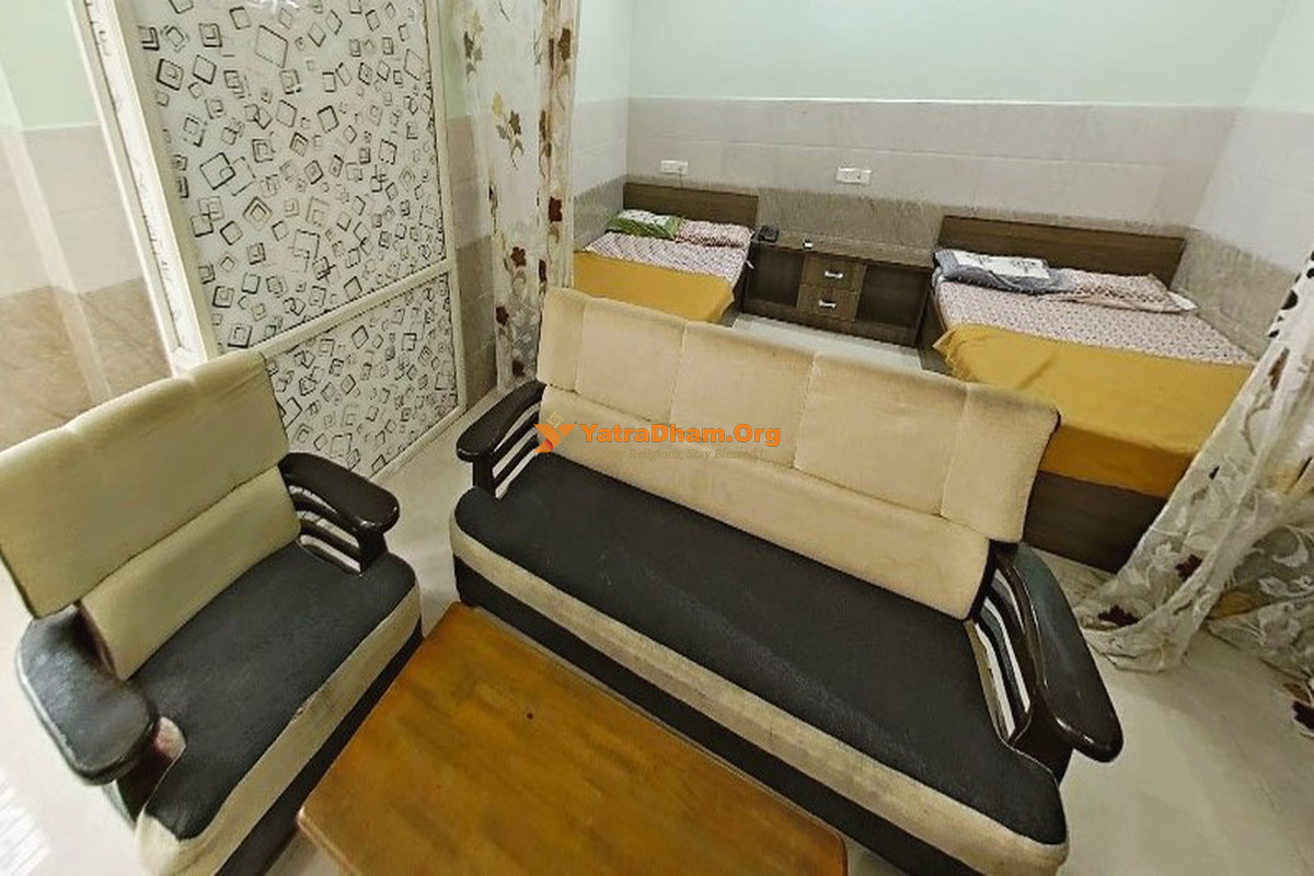 Vishnu Residency Lodge Gadwal 2 Bed Suit AC Room