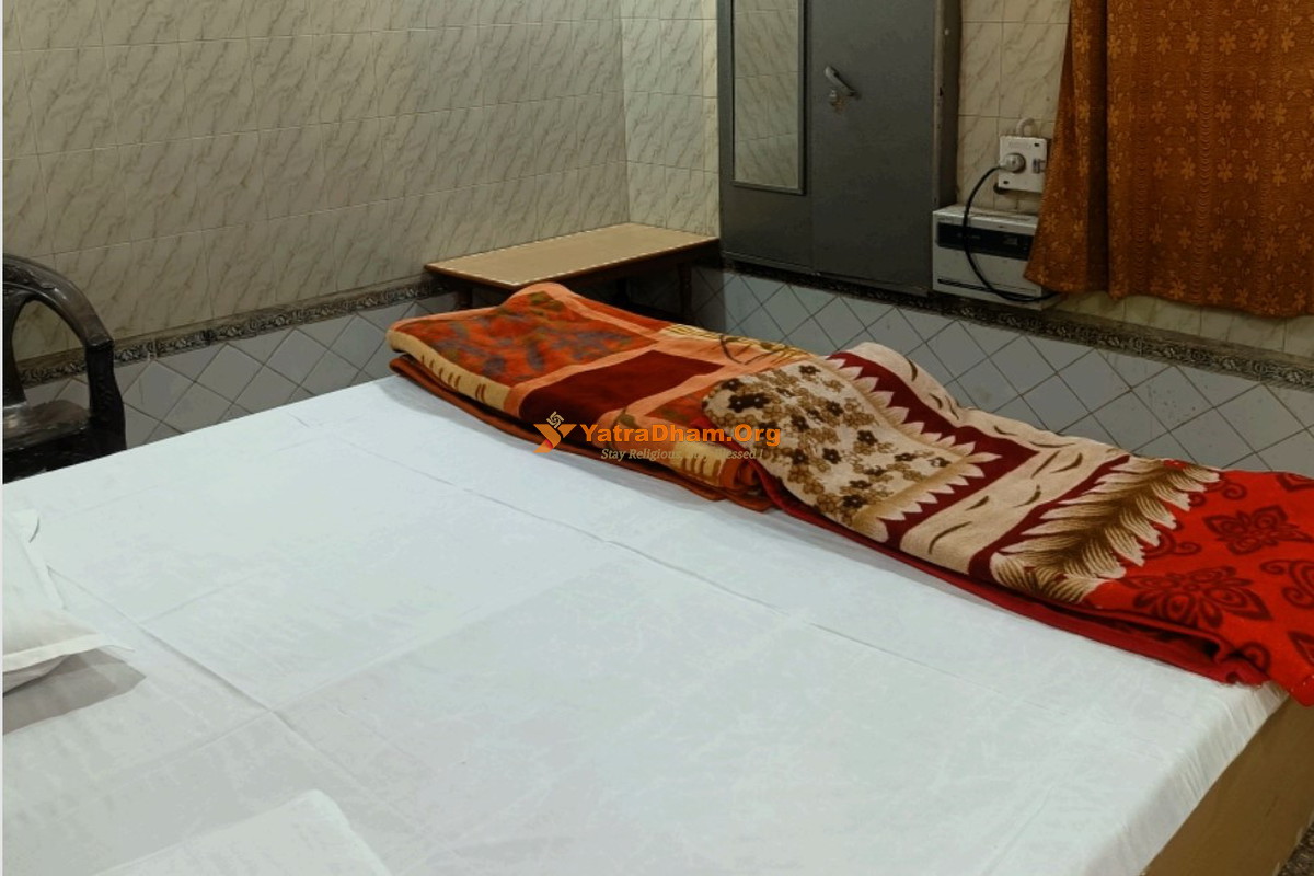 Shri Giriraj Dham Bhawan Jatipura 2 Bed Room