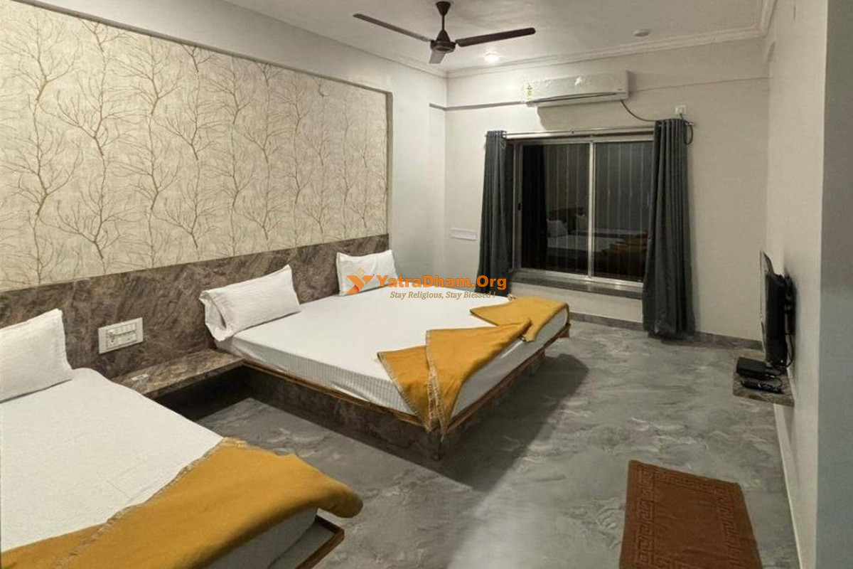 Hotel Grand Vrindavan Akkalkot 3 Bed Room