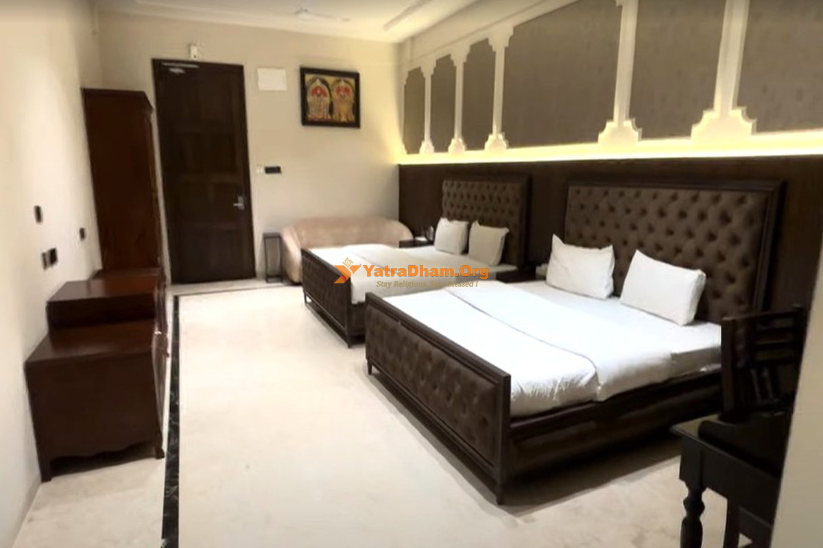 Swarnagiri Sree Venkateswara Swami Devasthanam Bhuvanagiri 4 Bed AC Room View