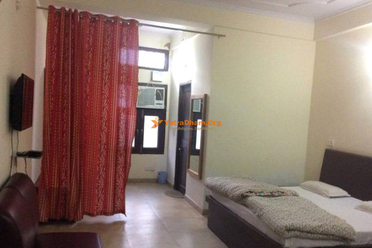 Shree Krushna Ashram Vrindavan Building