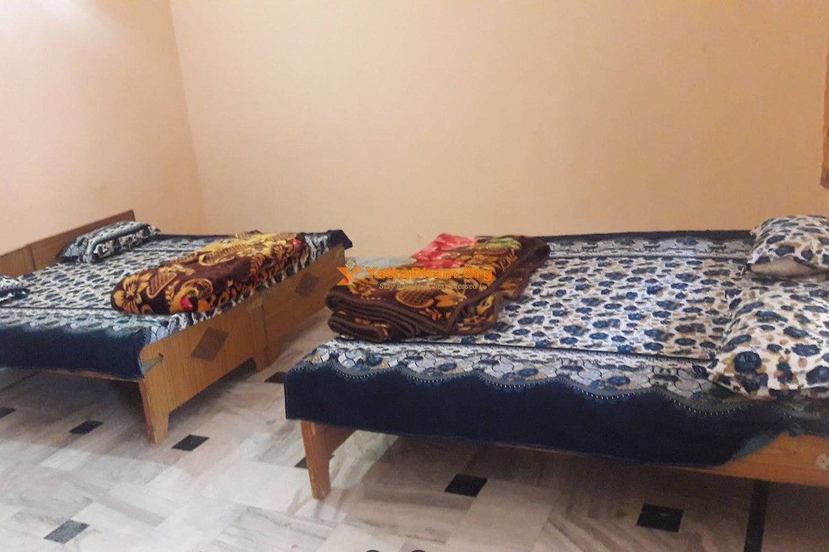 Shri Kailadevi Yatri Niwas (Jhansi Walo Ki Dharamshala) Kaila Devi Room