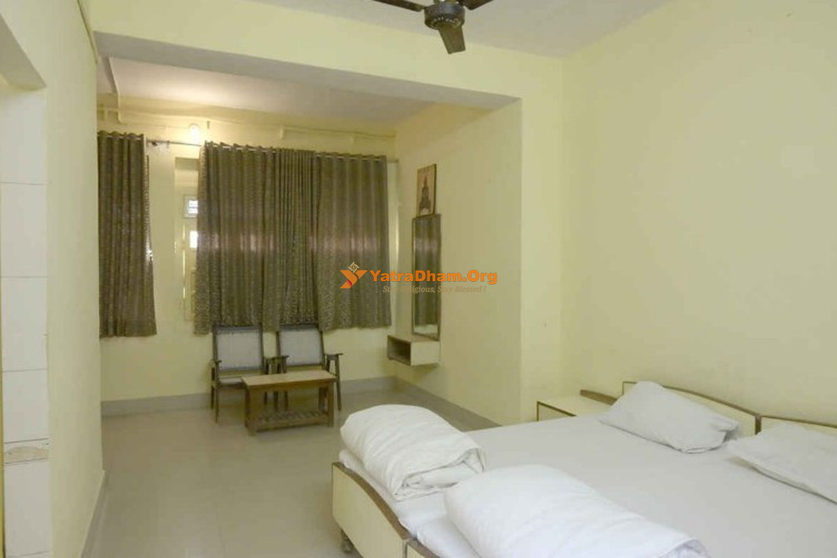 Katla North Wing (Shree Digamber Jain Atishaya Kshetra Shree Mahaveer Ji) Banwaripur 2 Bed AC Room