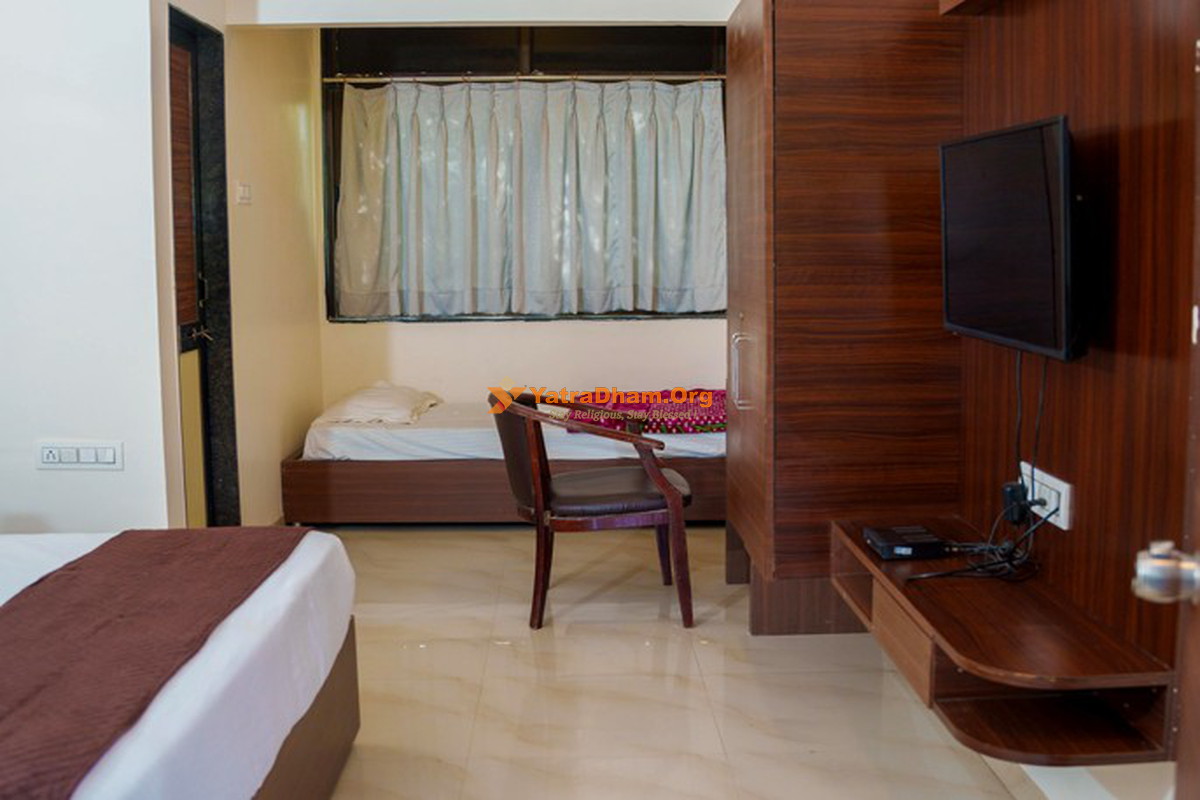 Nishkalank Mahadev Hotel Saanvi Resort Koliyak Sea Temple 3 Bed Room View