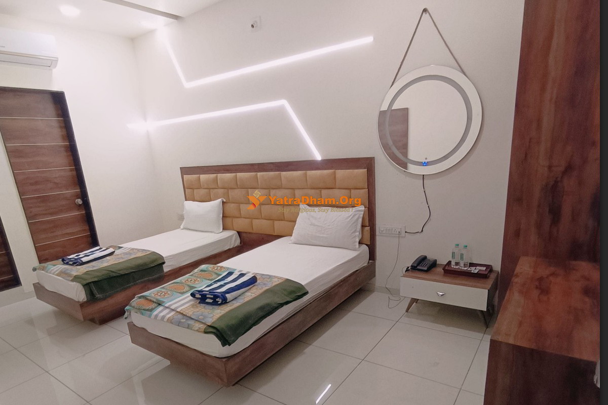 Hotel Kailash - Kagvad 2 Bed AC Room