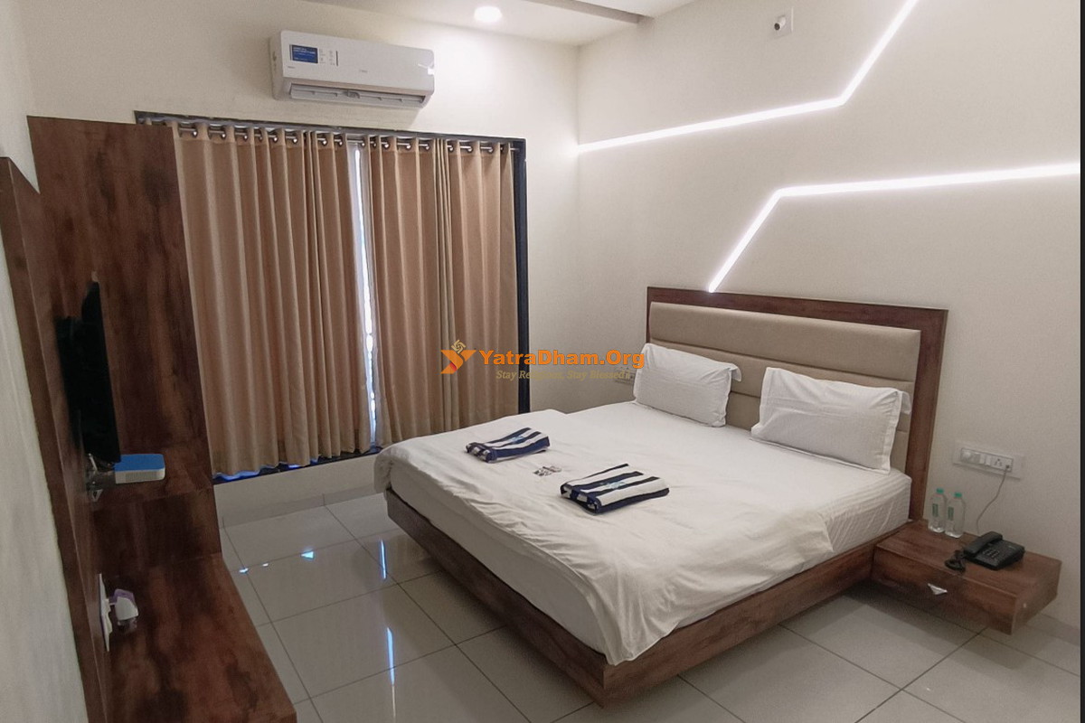 Hotel Kailash - Kagvad 2 Bed AC Room