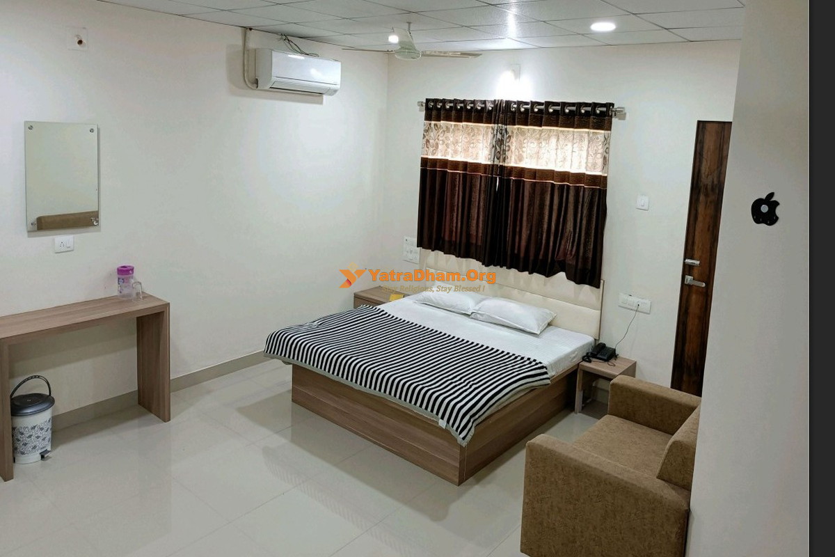 Raj Khodal Hotel Kagvad (Khodaldham) 2 Bed Room