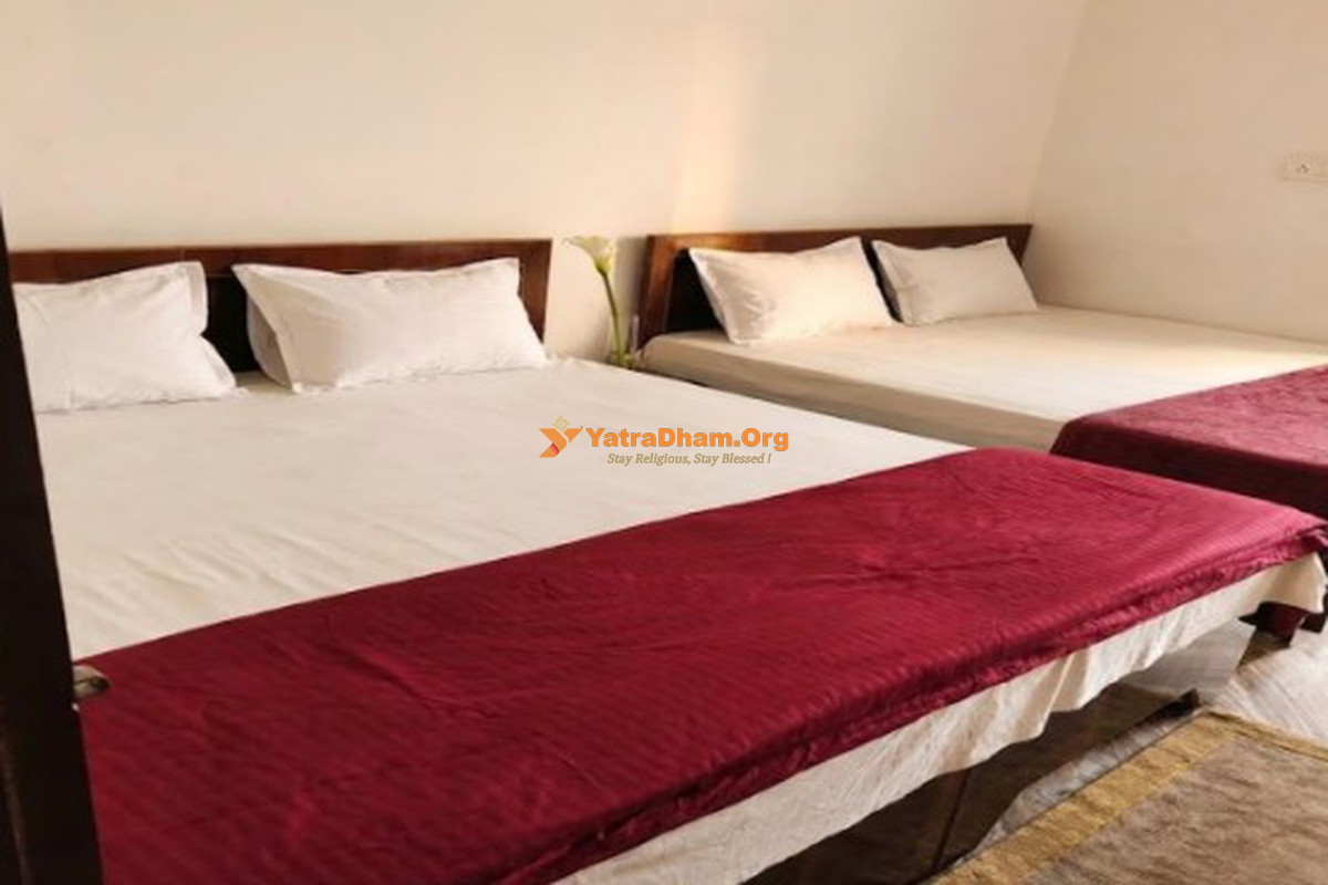Shri Ved Vrinda Dham Ashram Vrindavan 4 Bed Room
