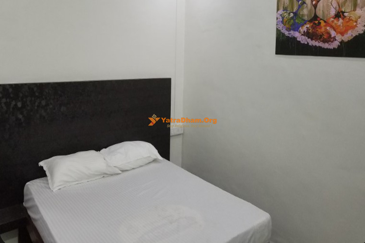Vijay Shree Hotel And Lodging - Khopoli 2 Bed Room View