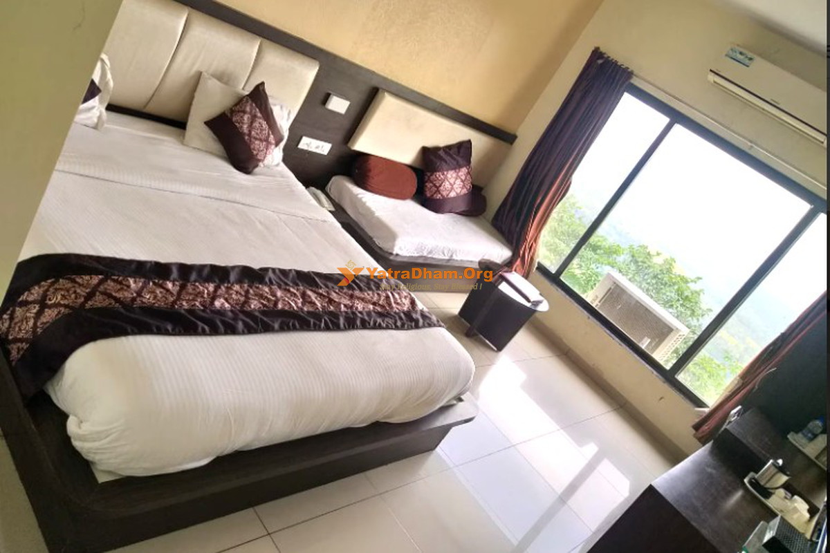 Hotel Sejal Inn - Saputara 3 Bed Room View