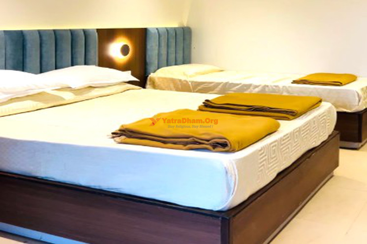 Hotel Anando - Saputara 3 Bed Room View