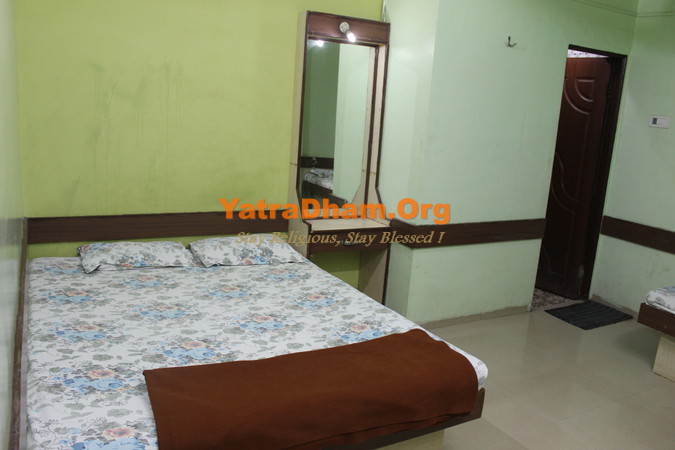 Cycle Swamy Ashram Shirdi Room