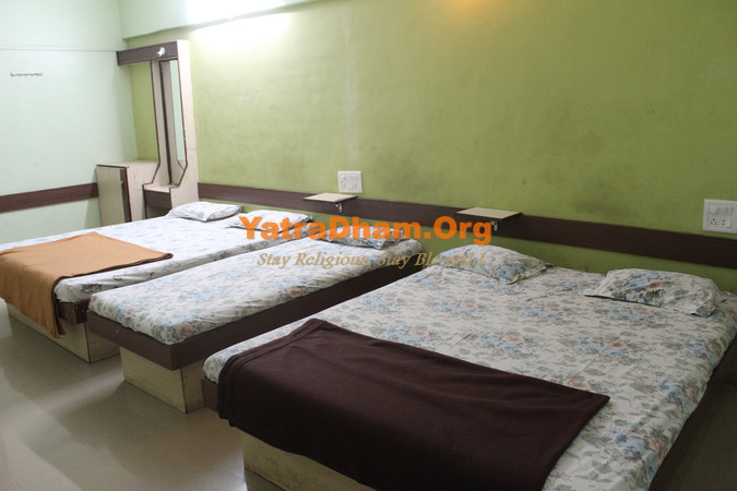 Cycle Swamy Ashram Shirdi Room