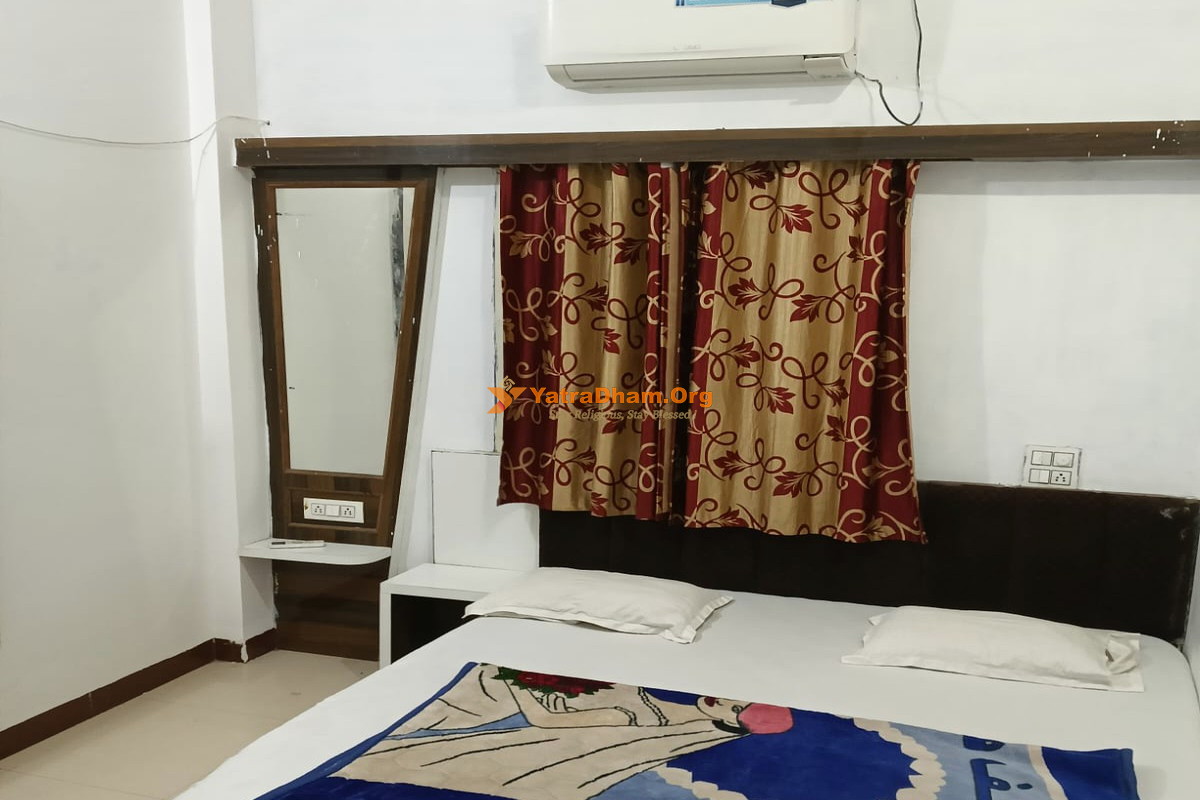 Hotel Shree Gajanan Omkareshwar 2 Bed Room