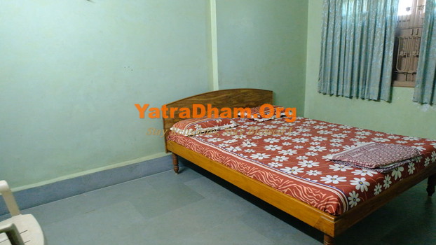 Shree Swaminayan Gadi Sansthan Ahmedabad 2 Bed Non Ac Room