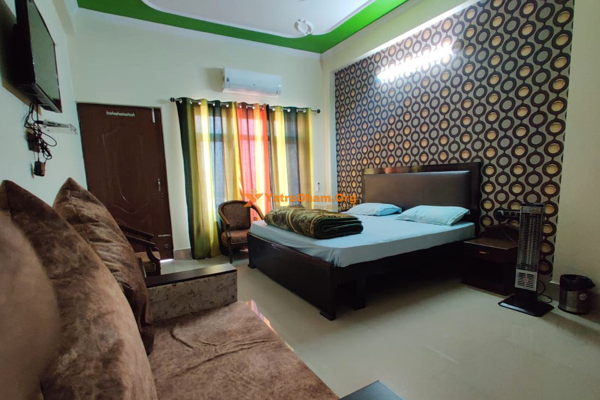 Hotel Aashriwad Srinagar 2 Bed Room View