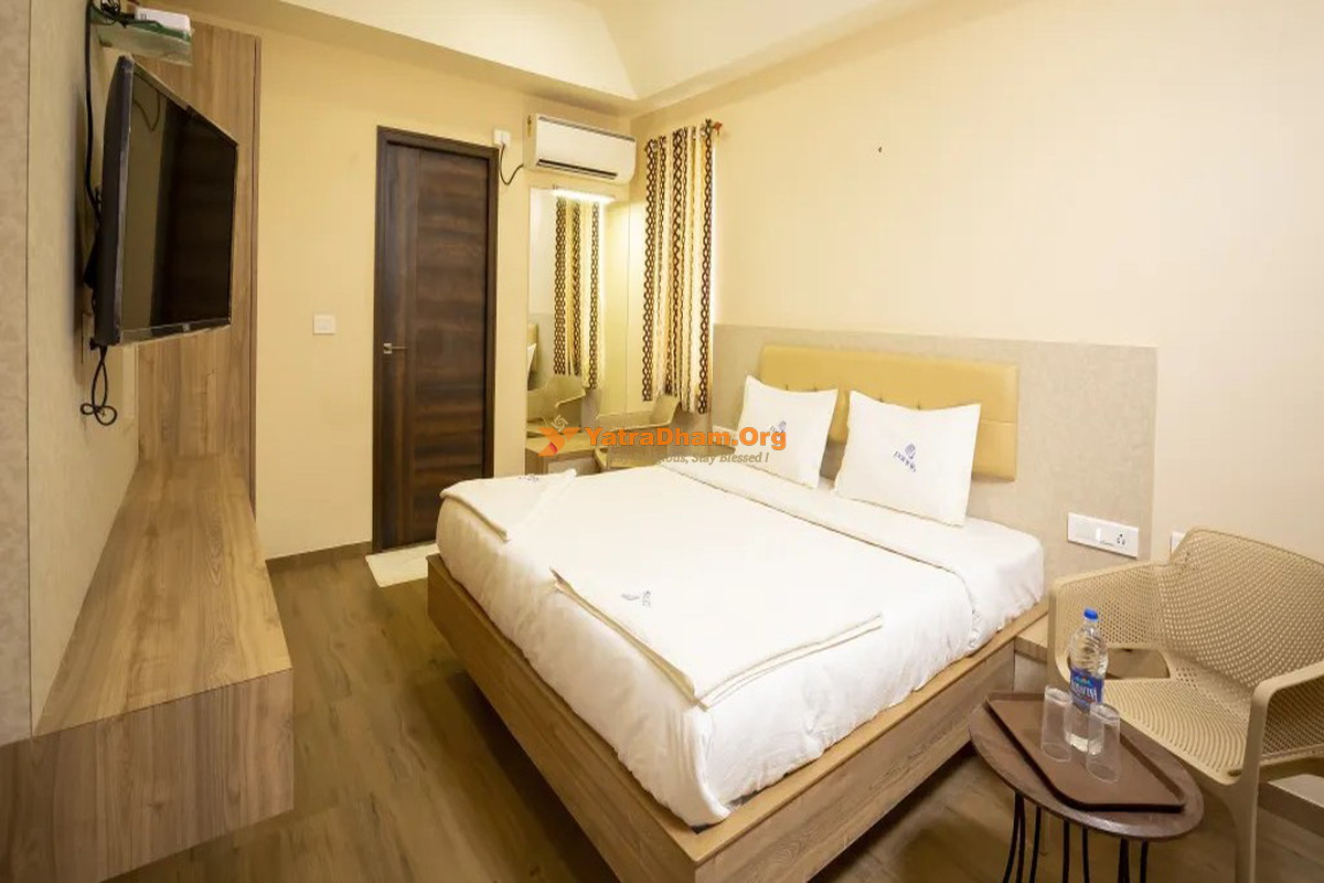 Ponnis Hotel -Palani 2 Bed Room View