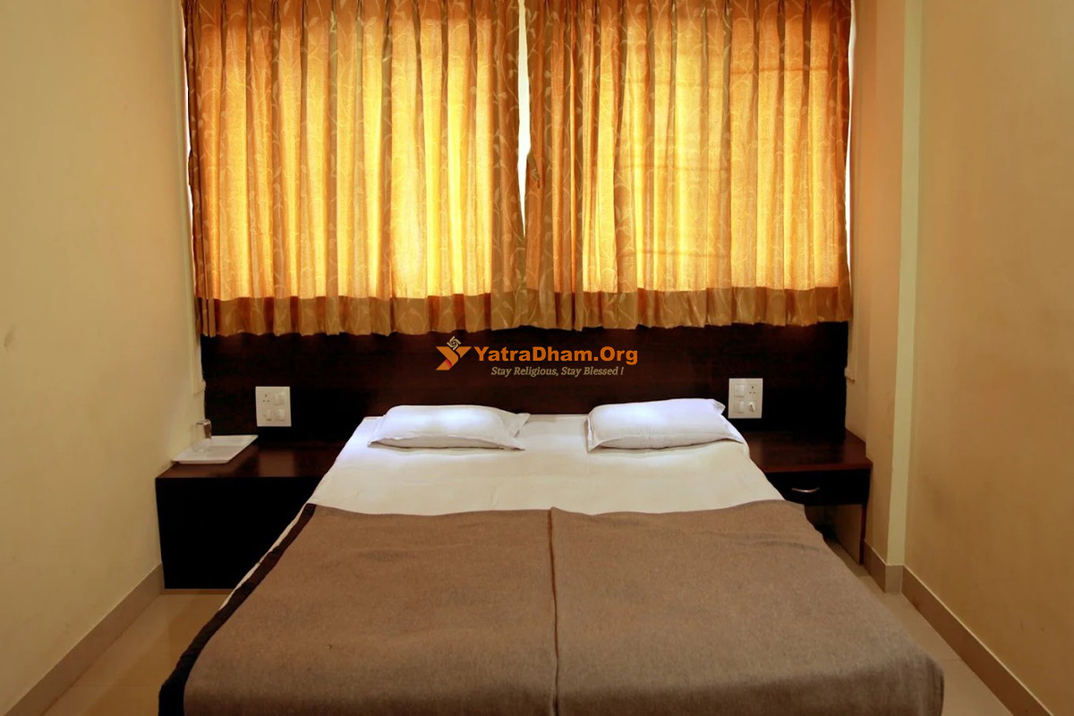 Hotel Shreeman Satara 2 Bed Room