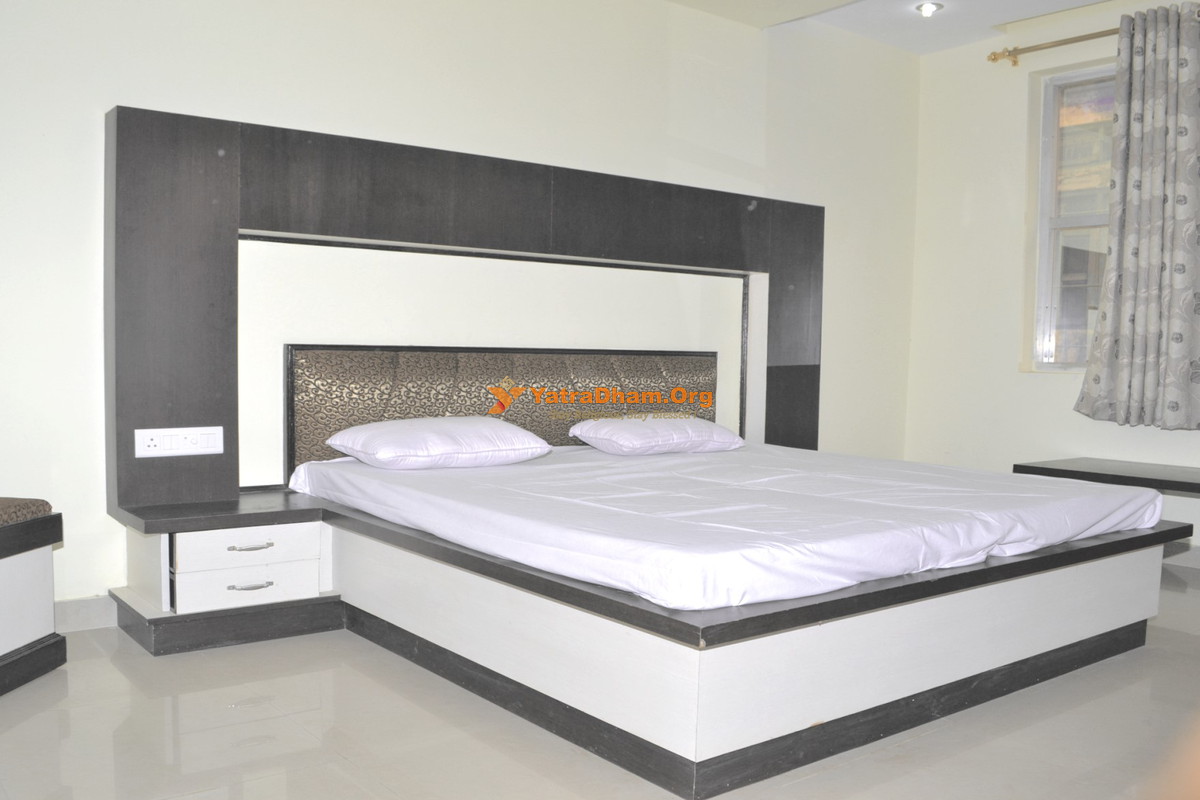 Bhargav Ashram Haridwa 2 Bed Room