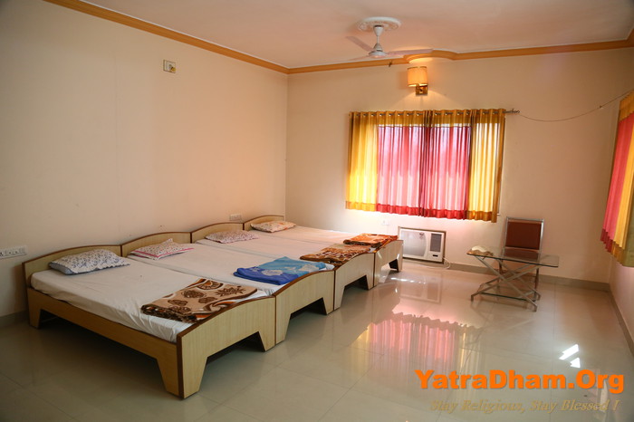 Shree Mukta Jivan Swamibapa Sevashram Dharamshala Surat 4 Bed AC Room