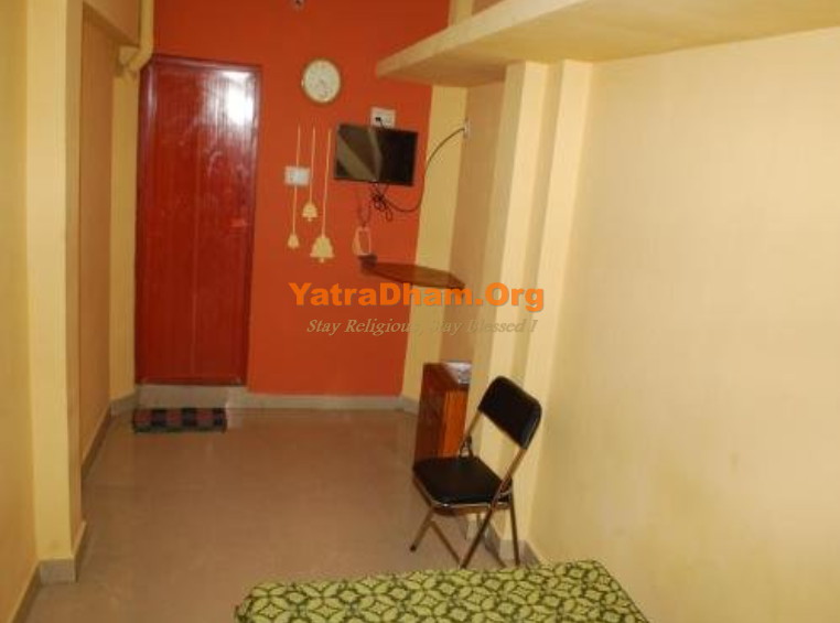 Sai Murugan Lodge Thiruvannamalai Room