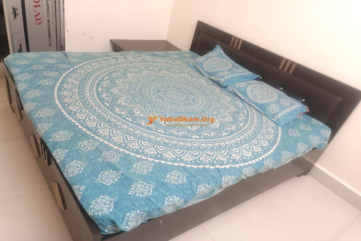 Shanti Paying Guest House Ayodhya 2 Bed Room