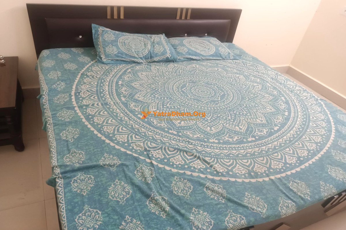 Shanti Paying Guest House Ayodhya 2 Bed Room
