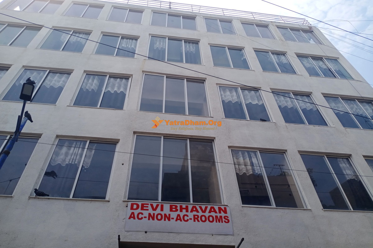 Devi Bhuvan Dharamshala Dwarka (Near Dwarkadhish Temple) 6 Bed Room