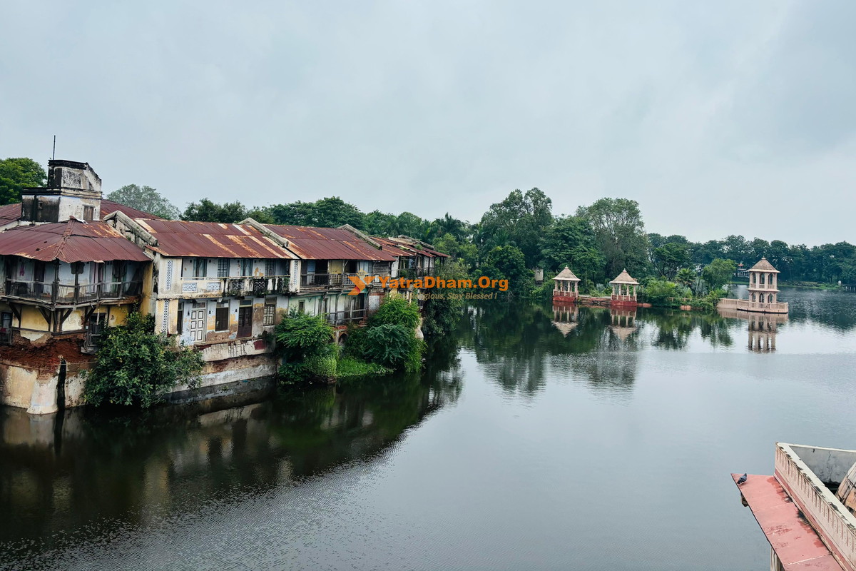 Shri Trikamji Mandir Yatrik Nivas (Near Temple) Dakor Building and Outsider River View