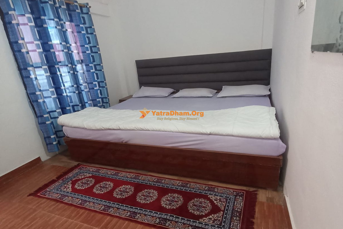 Hotel Geeta Palace Phata Kedarnath 3 Bed Room