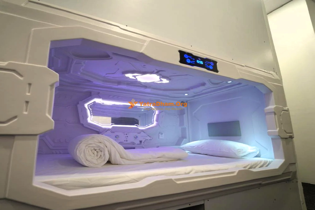 NAPTAPGO Golden Temple  Amritsar Bed With Japanese Pod Style Room