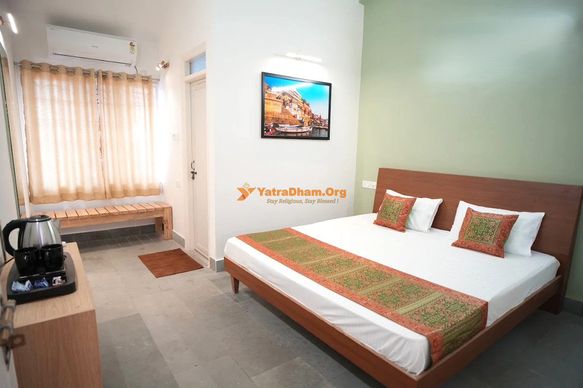 Udupi Shri Krishna Madhwa Mandir Pejawara Mutt Varanasi 2 Bed Room