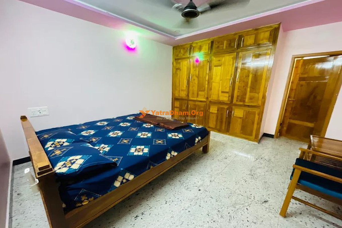 Sri Lakshmi Nilayam Rajahmundry 2 Bed AC Room