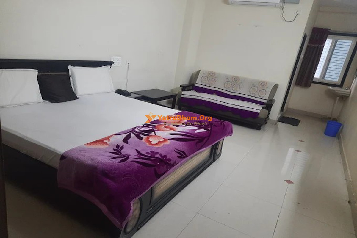 Nischala Grand Lodge Mangalagiri Room View